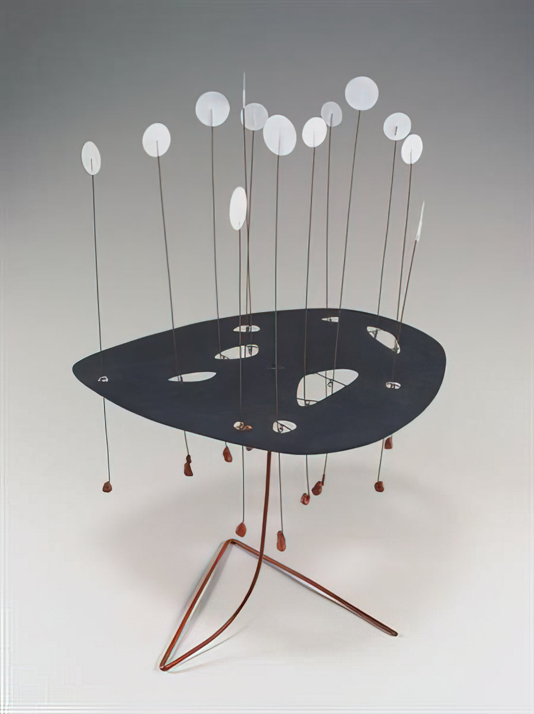 Alexander Calder in der Neuen Nationalgalerie: Ein Blick auf seine Kunst