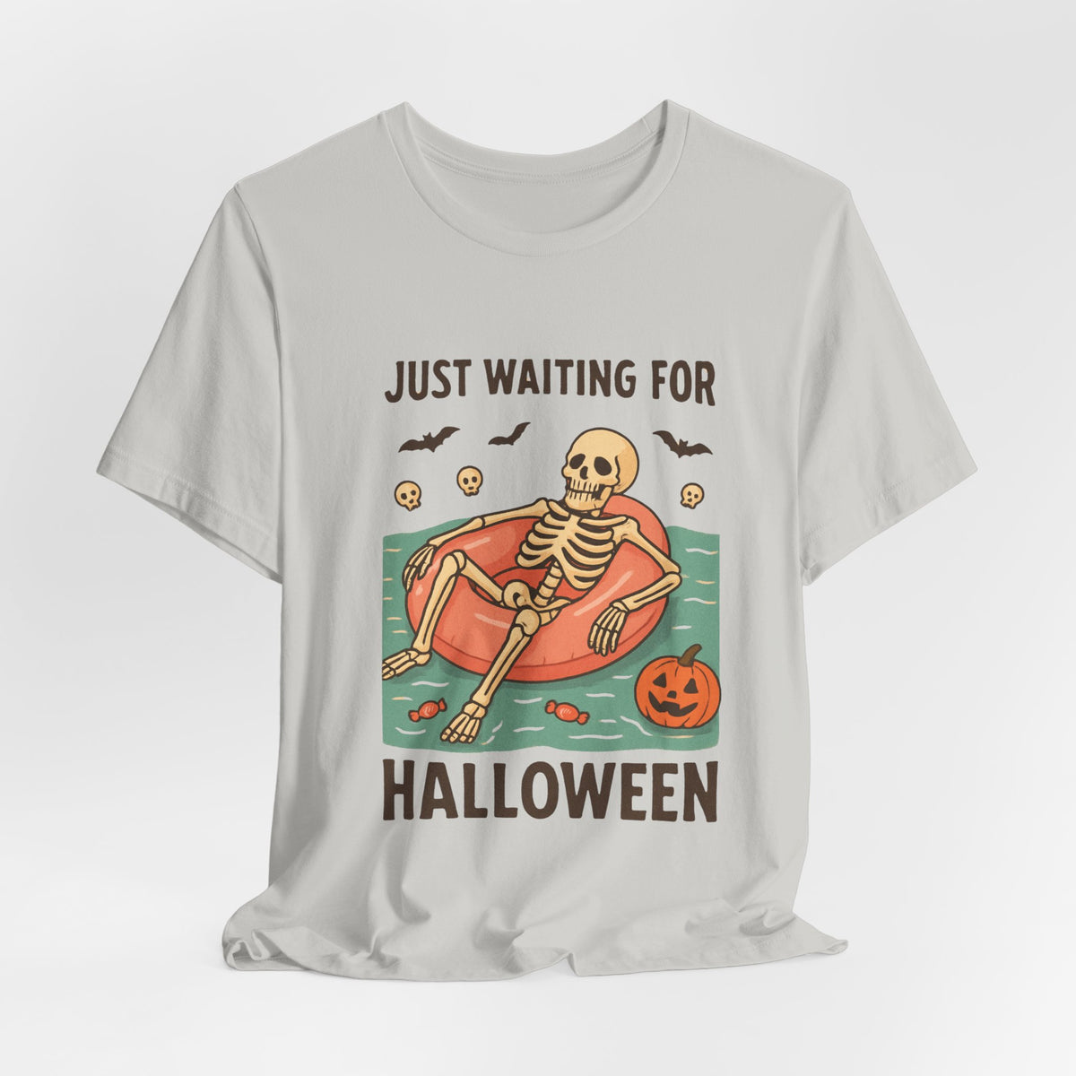 Fantôme squelettique d'été juste en attente d'Halloween