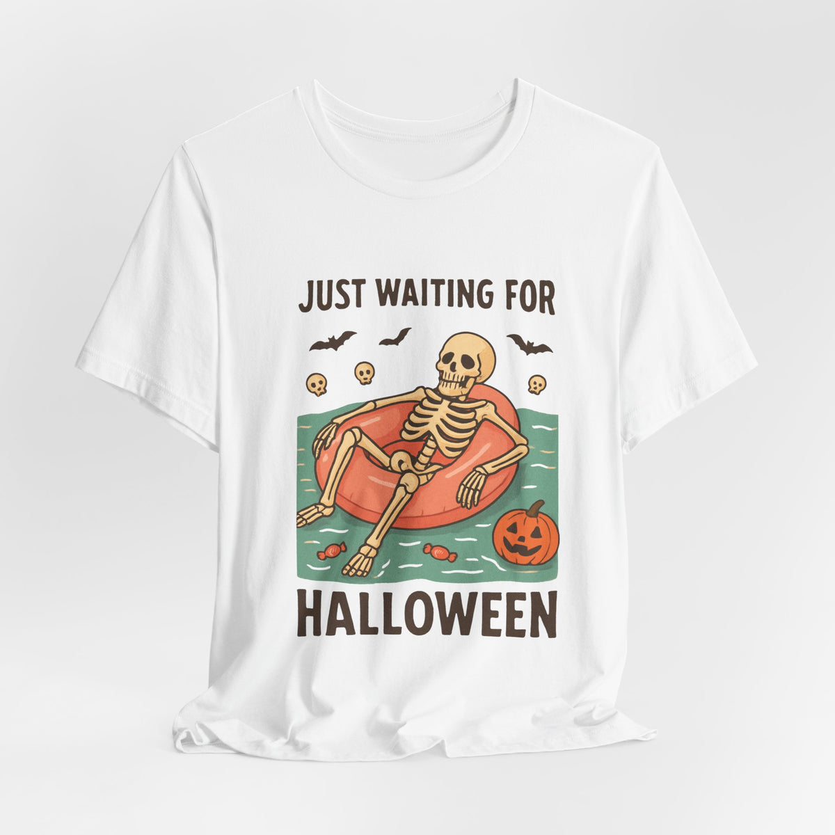 Fantôme squelettique d'été juste en attente d'Halloween