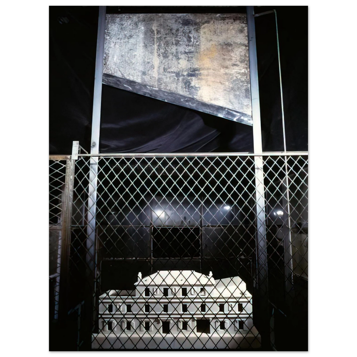 Louise Bourgeois - CELL CHOISY 1993  75x100 cm / 30x40inches Fine Art Poster