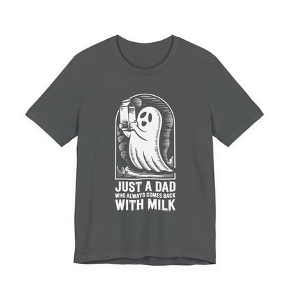 just un père qui revient toujours avec du lait t-shirt Halloween - T-shirt unisexe en jersey à manches courtes