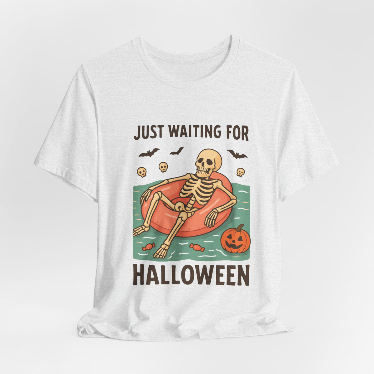 Fantôme squelettique d'été juste en attente d'Halloween